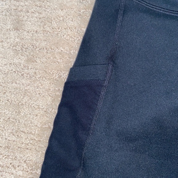 Black fabletics Capri leggings - Picture 5 of 6